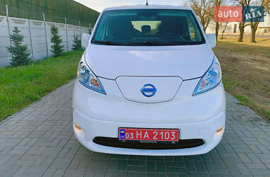 Минивэн Nissan e-NV200 2019 в 