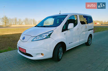 Минивэн Nissan e-NV200 2019 в 