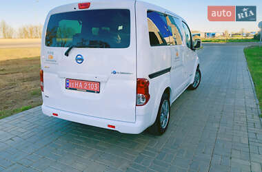 Минивэн Nissan e-NV200 2019 в 