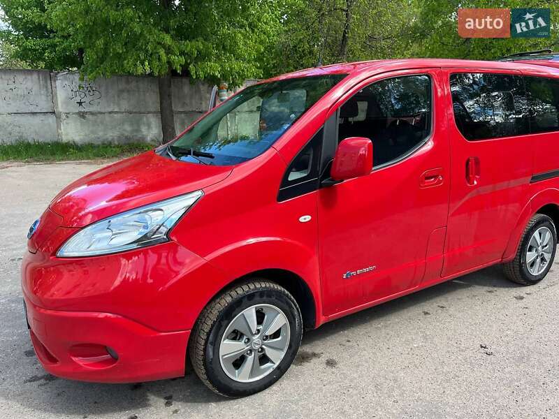 Мінівен Nissan e-NV200 2017 в Шостці
