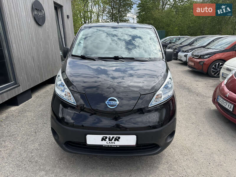 Вантажний фургон Nissan e-NV200 2015 в Тернополі