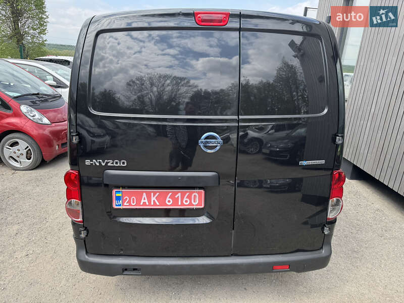 Вантажний фургон Nissan e-NV200 2015 в Тернополі