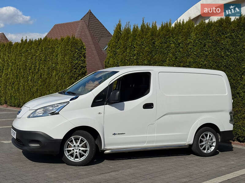 Вантажний фургон Nissan e-NV200 2020 в Стрию