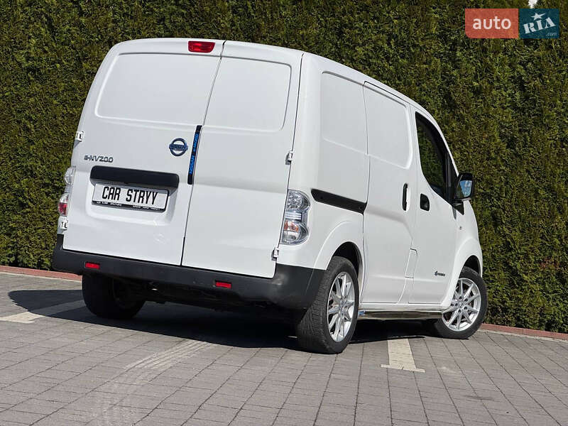 Вантажний фургон Nissan e-NV200 2020 в Стрию