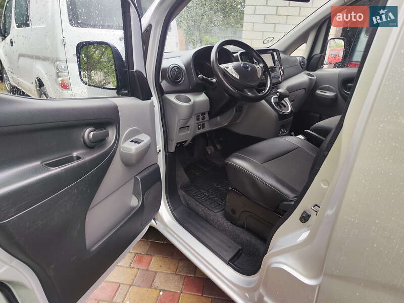 Грузовой фургон Nissan e-NV200 2019 в Новых Санжарах