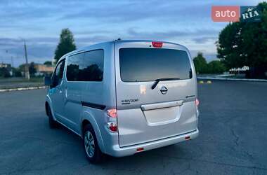 Минивэн Nissan e-NV200 2019 в 