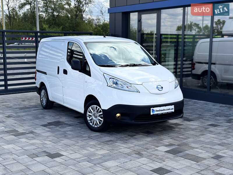 Вантажний фургон Nissan e-NV200 2021 в 