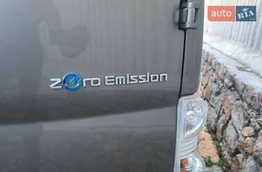 Грузовой фургон Nissan e-NV200 2019 в 