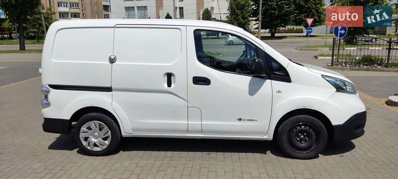 Грузовой фургон Nissan e-NV200 2018 в Ивано-Франковске