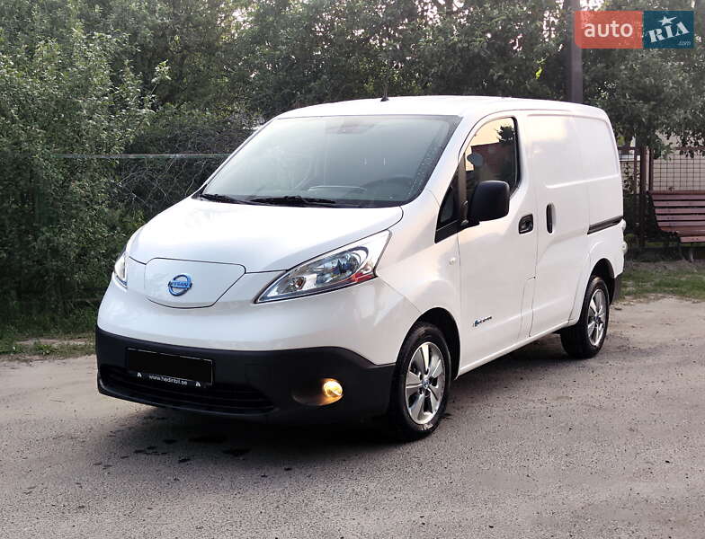 Грузовой фургон Nissan e-NV200 2019 в 