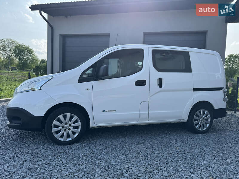 Вантажний фургон Nissan e-NV200 2019 в Рівному