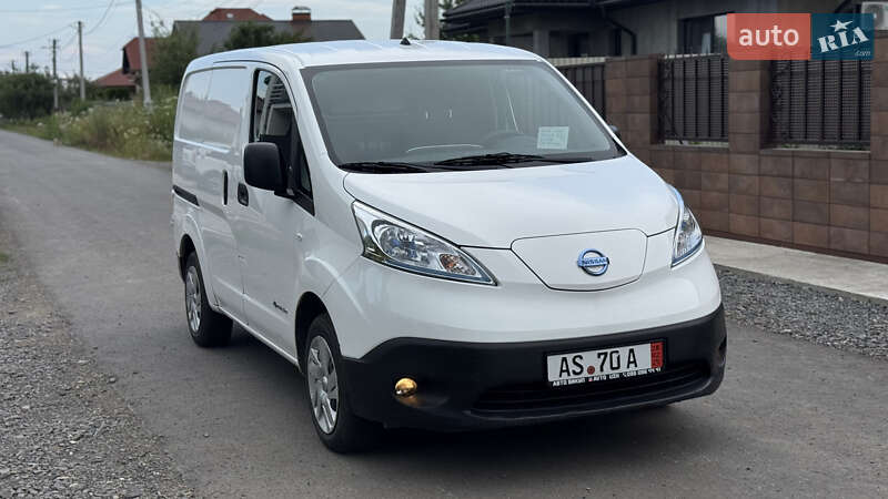 Грузовой фургон Nissan e-NV200 2020 в Ужгороде