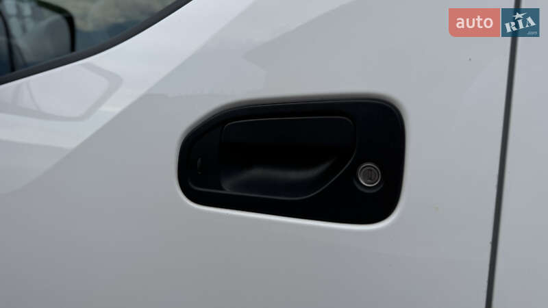 Грузовой фургон Nissan e-NV200 2020 в Ужгороде