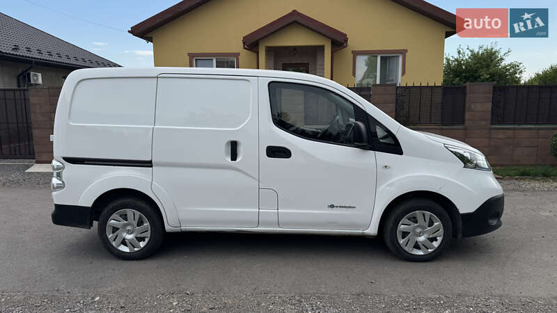 Грузовой фургон Nissan e-NV200 2020 в Ужгороде