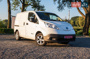 Вантажний фургон Nissan e-NV200 2020 в Умані