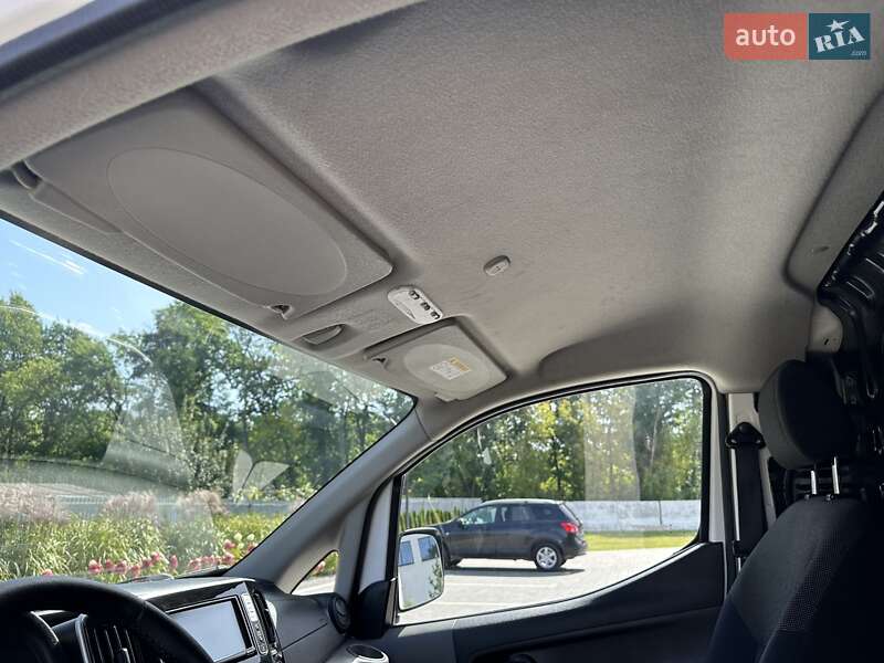 Грузовой фургон Nissan e-NV200 2018 в Луцке