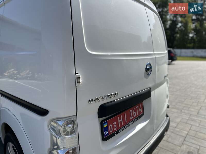 Грузовой фургон Nissan e-NV200 2018 в Луцке