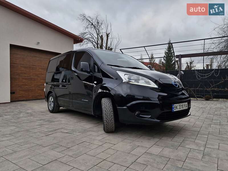 Минивэн Nissan e-NV200 2015 в Ровно