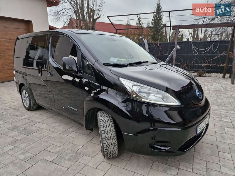 Минивэн Nissan e-NV200 2015 в Ровно