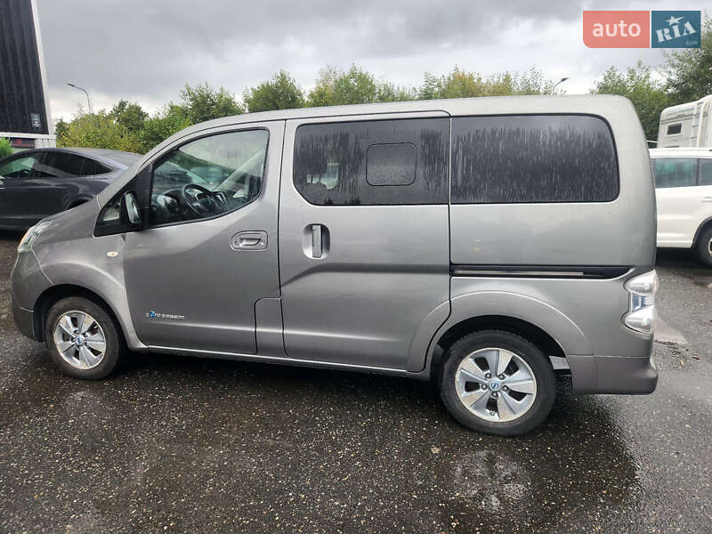 Минивэн Nissan e-NV200 2015 в Киеве