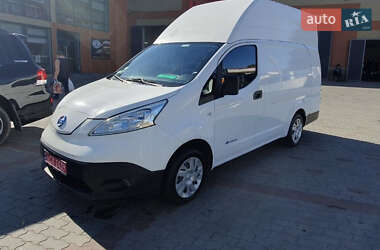Вантажний фургон Nissan e-NV200 2018 в Івано-Франківську