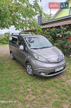 Минивэн Nissan e-NV200 2014 в Снятине