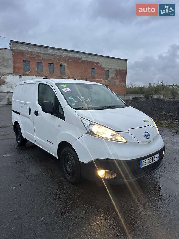 Вантажний фургон Nissan e-NV200 2020 в Рівному