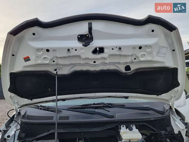 Мінівен Nissan e-NV200 2019 в Радивиліві