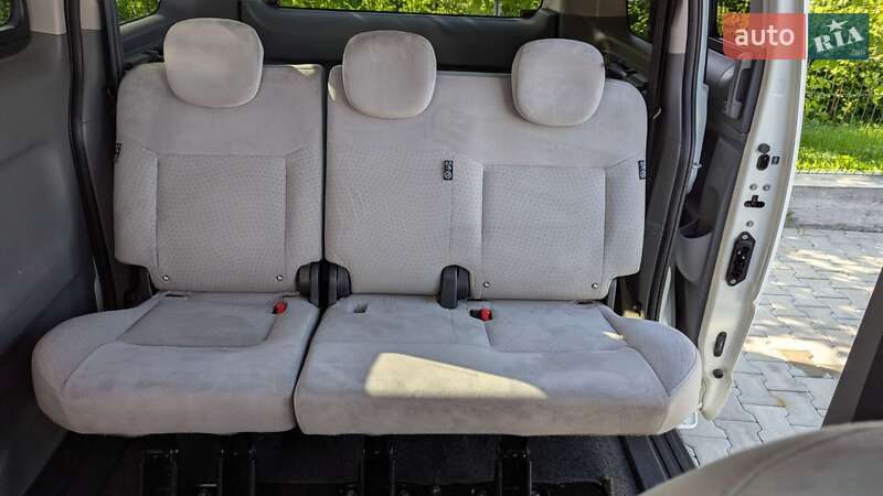 Мінівен Nissan e-NV200 2015 в Чернівцях