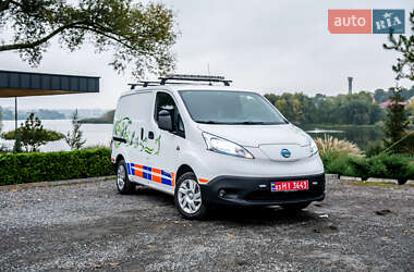 Грузовой фургон Nissan e-NV200 2018 в 