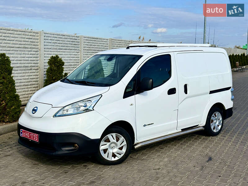 Nissan e-NV200 2015