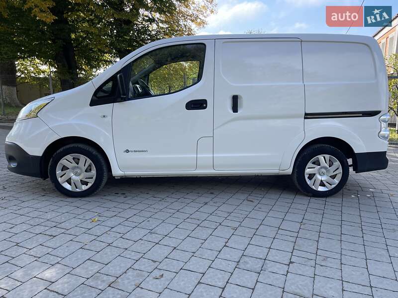 Грузовой фургон Nissan e-NV200 2019 в Хмельницком