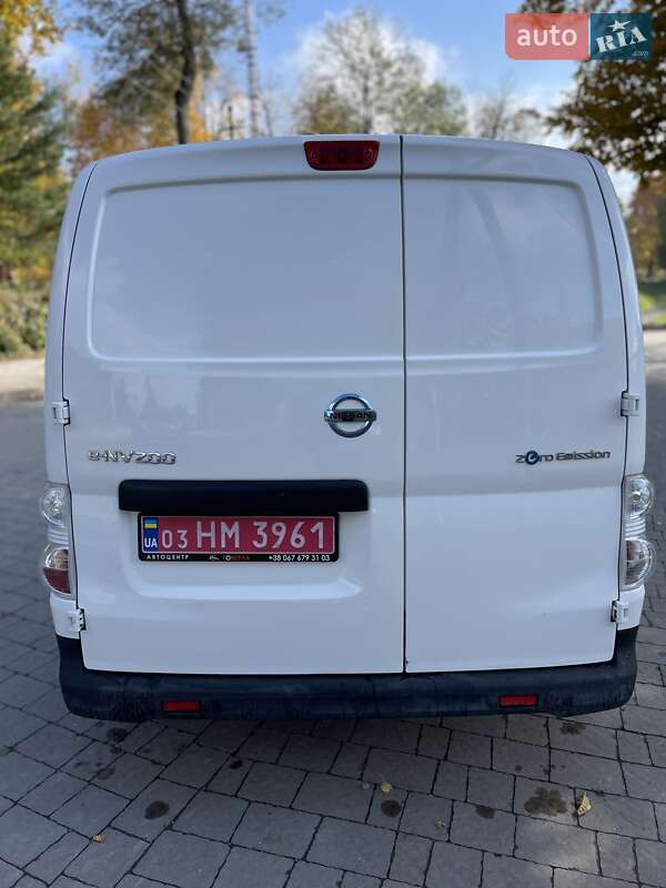Грузовой фургон Nissan e-NV200 2019 в Хмельницком