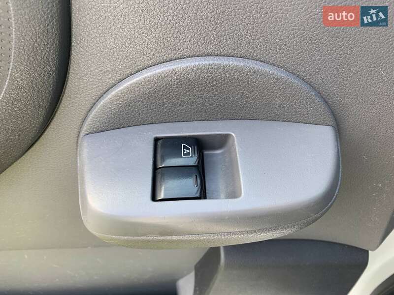 Грузовой фургон Nissan e-NV200 2019 в Хмельницком