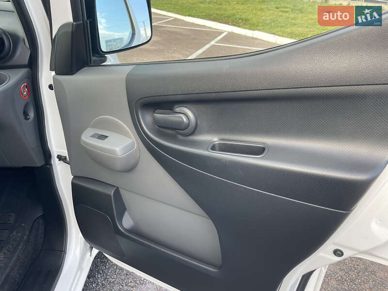 Минивэн Nissan e-NV200 2014 в Житомире