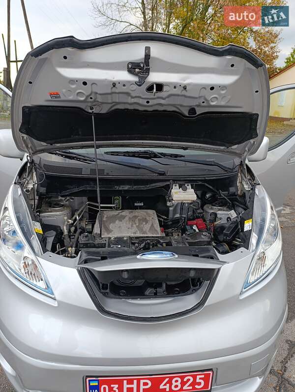 Мінівен Nissan e-NV200 2018 в Семенівці