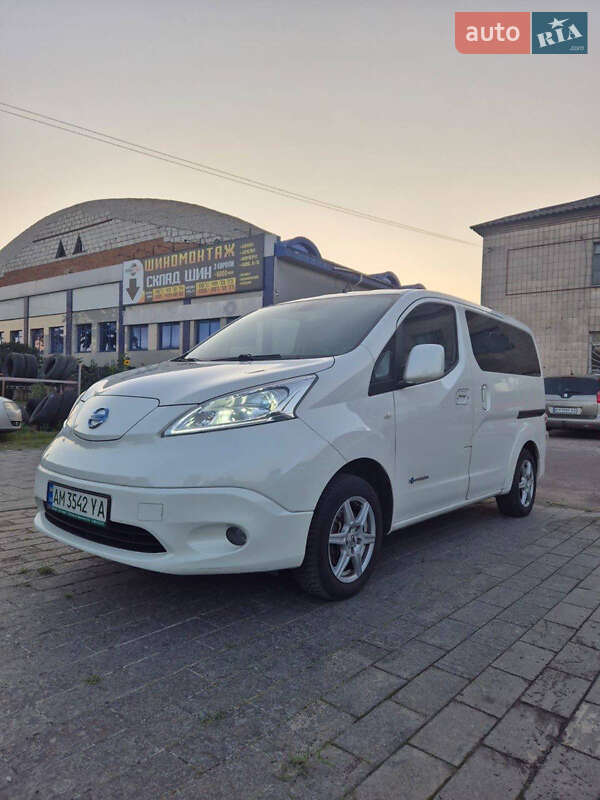 Минивэн Nissan e-NV200 2014 в Житомире фото 2 Минивэн Nissan e-NV200 2014 в Житомире