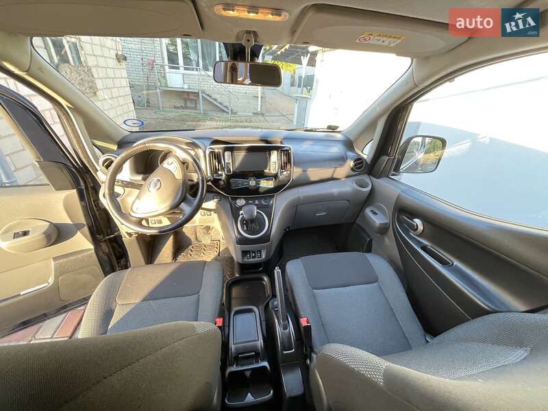 Мінівен Nissan e-NV200 2016 в Дніпрі