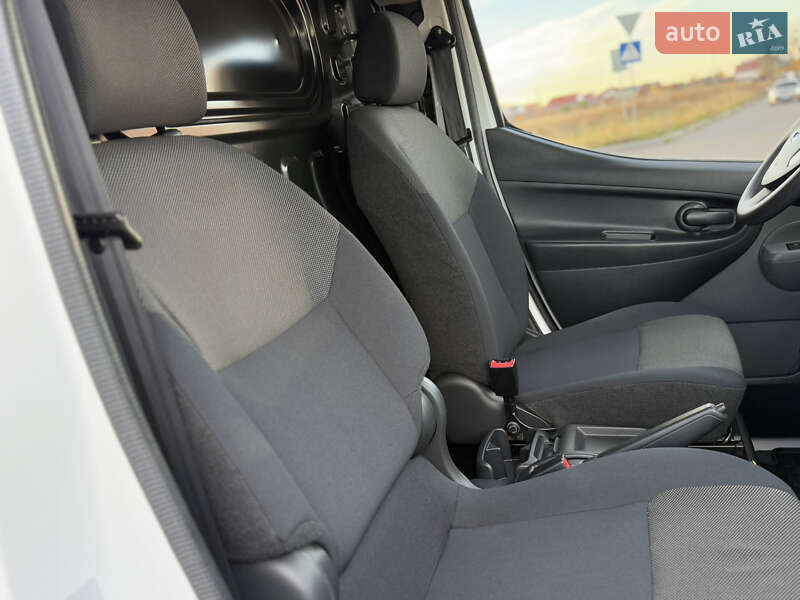 Вантажний фургон Nissan e-NV200 2020 в Вінниці