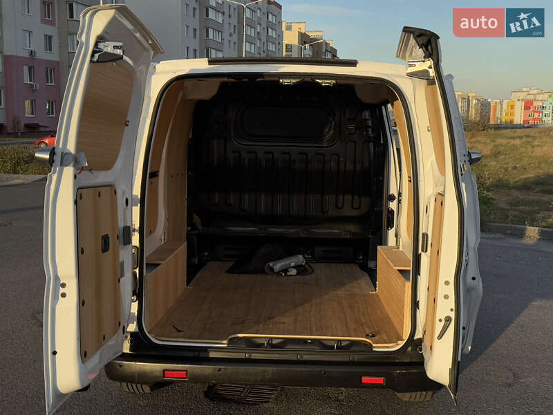 Вантажний фургон Nissan e-NV200 2020 в Вінниці