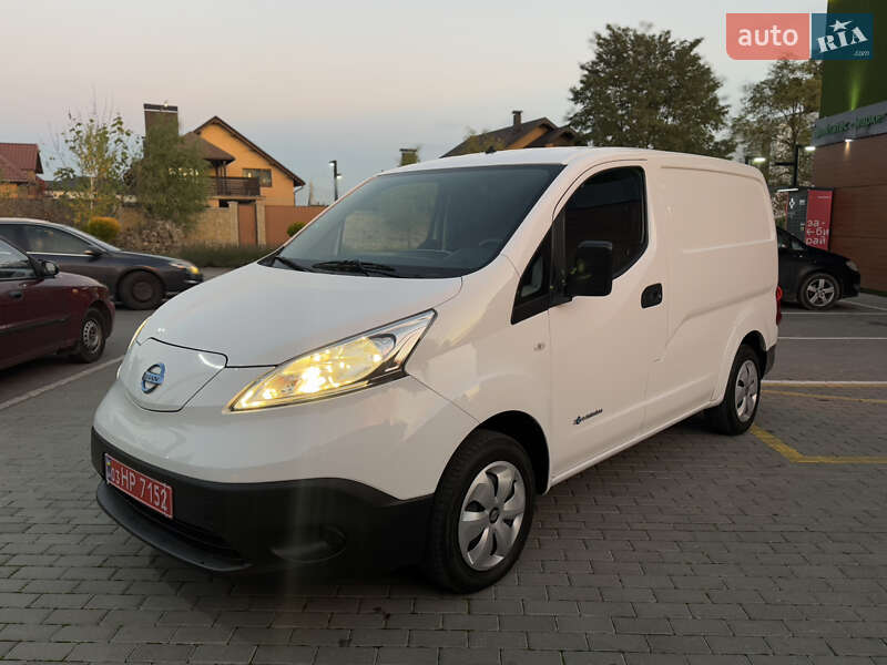 Вантажний фургон Nissan e-NV200 2020 в Вінниці