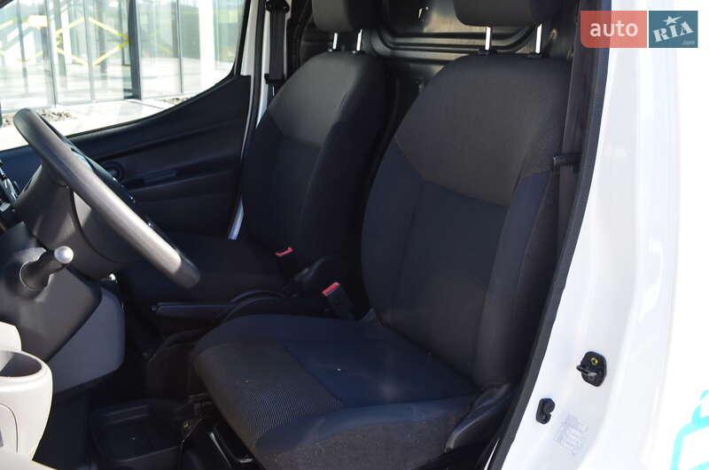Грузовой фургон Nissan e-NV200 2018 в Львове