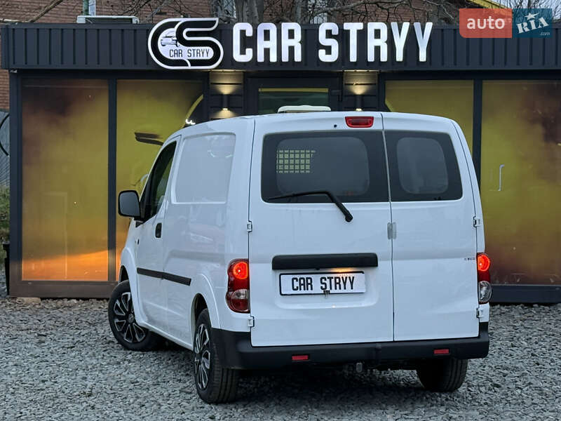 Вантажний фургон Nissan e-NV200 2019 в Стрию