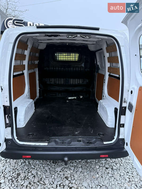 Вантажний фургон Nissan e-NV200 2019 в Стрию