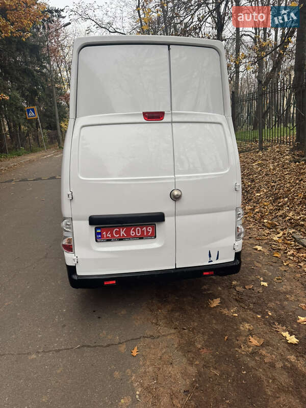 Грузопассажирский фургон Nissan e-NV200 2019 в Киеве