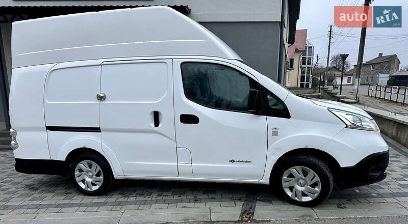 Грузовой фургон Nissan e-NV200 2018 в Городенке