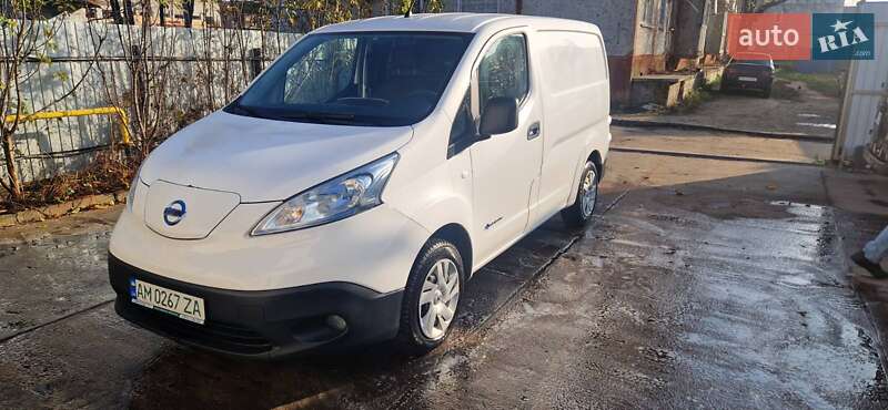 Грузовой фургон Nissan e-NV200 2014 в Житомире