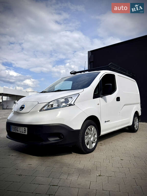 Грузовой фургон Nissan e-NV200 2020 в Ужгороде