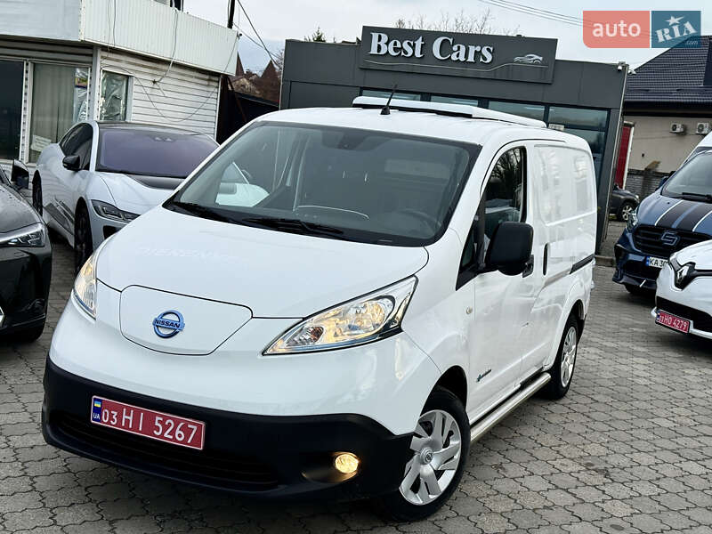 Nissan e-NV200 2015