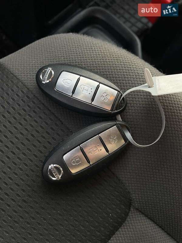 Грузовой фургон Nissan e-NV200 2015 в Киеве